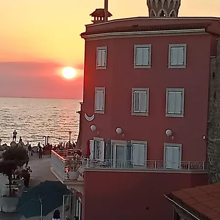 Charming Facing Sea ! *
